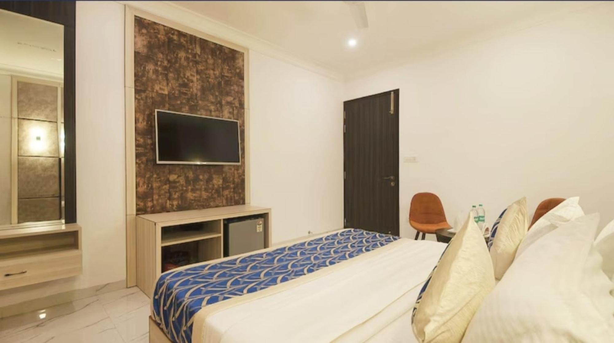 Hotel Almora Inn - Near By Delhi International Airport - With Free Airport Pickup And Drop Nova Deli Exterior foto