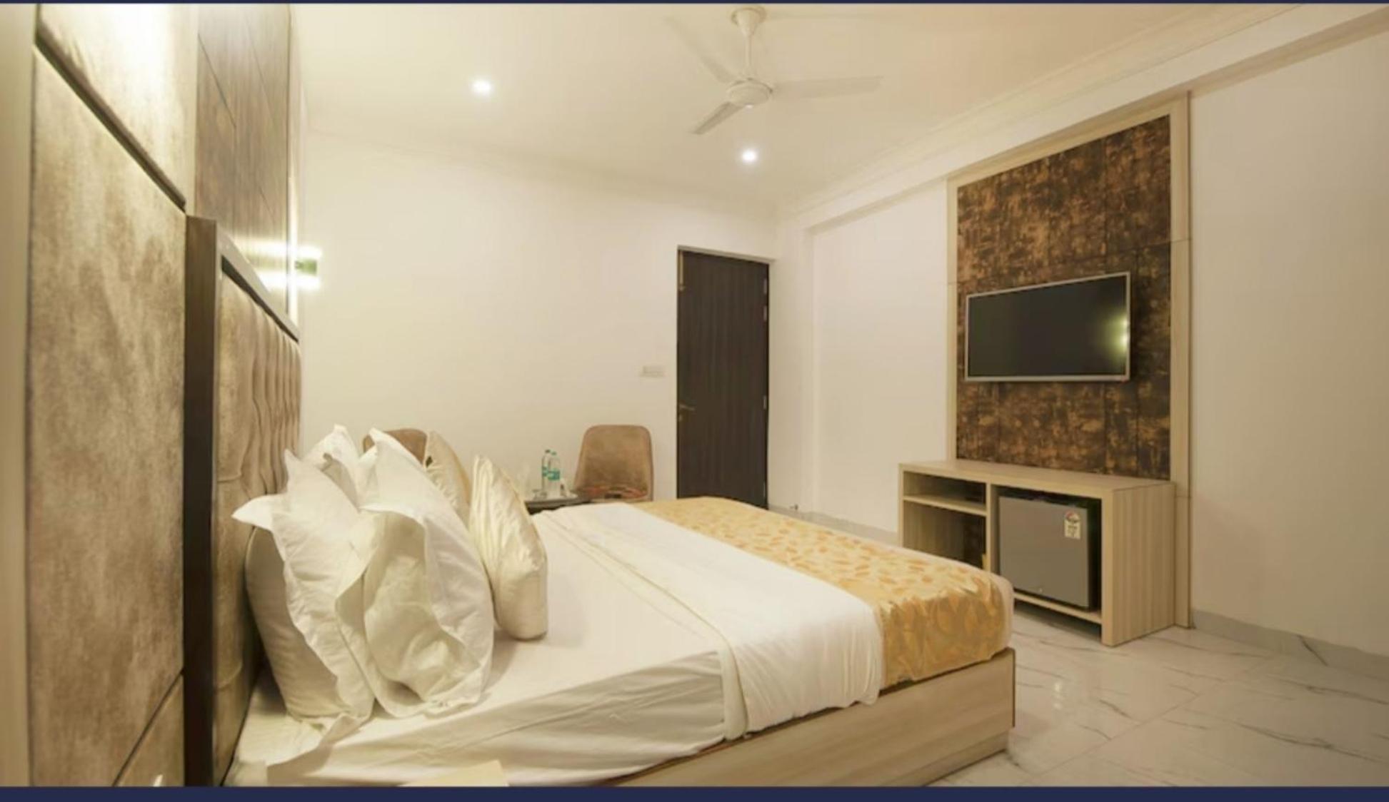 Hotel Almora Inn - Near By Delhi International Airport - With Free Airport Pickup And Drop Nova Deli Exterior foto