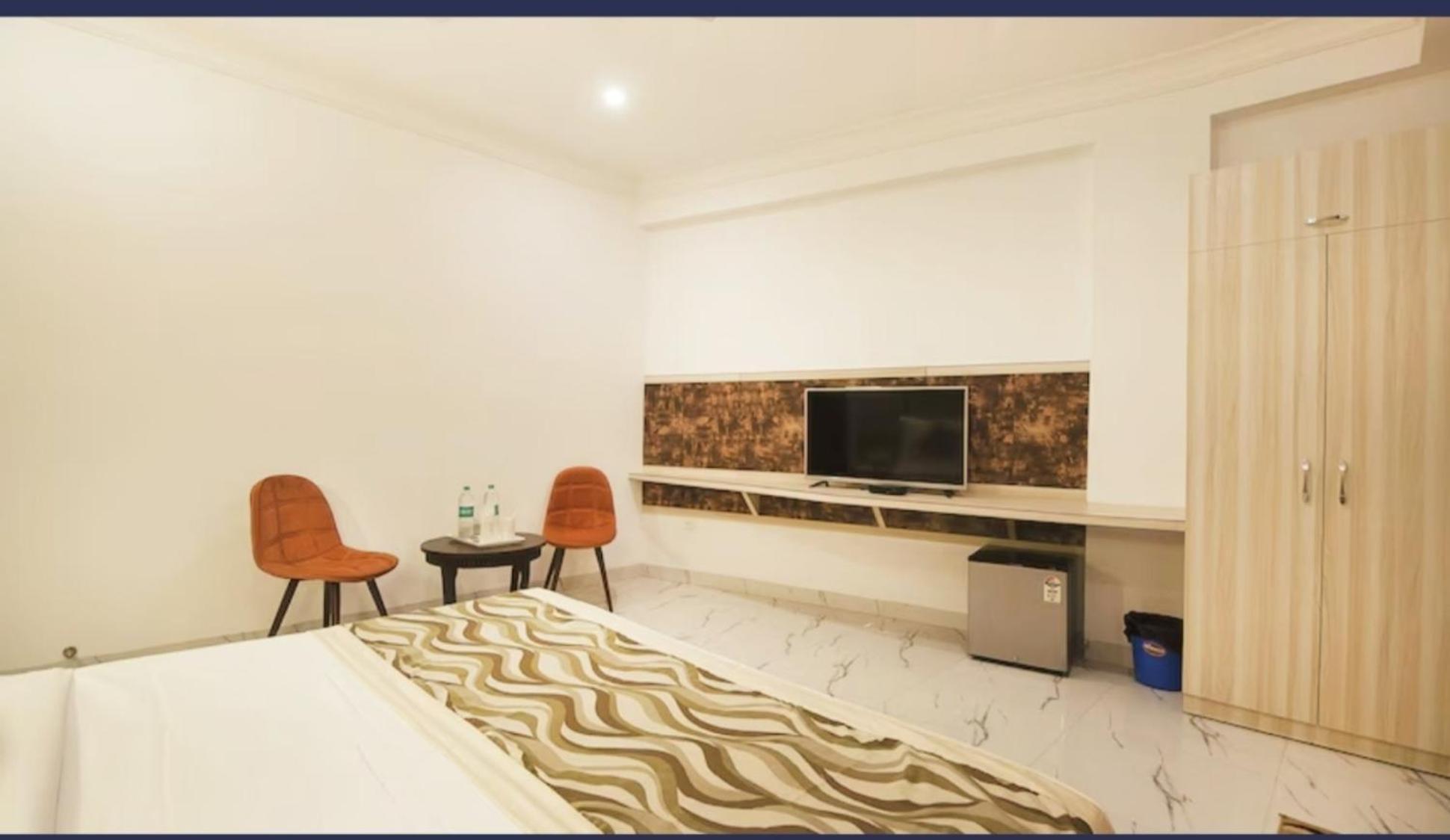 Hotel Almora Inn - Near By Delhi International Airport - With Free Airport Pickup And Drop Nova Deli Exterior foto