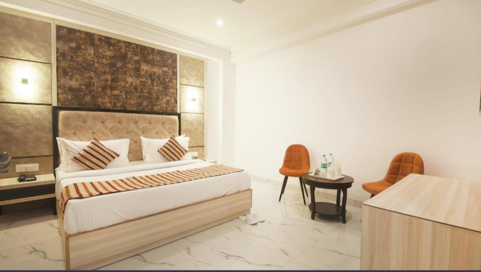 Hotel Almora Inn - Near By Delhi International Airport - With Free Airport Pickup And Drop Nova Deli Exterior foto
