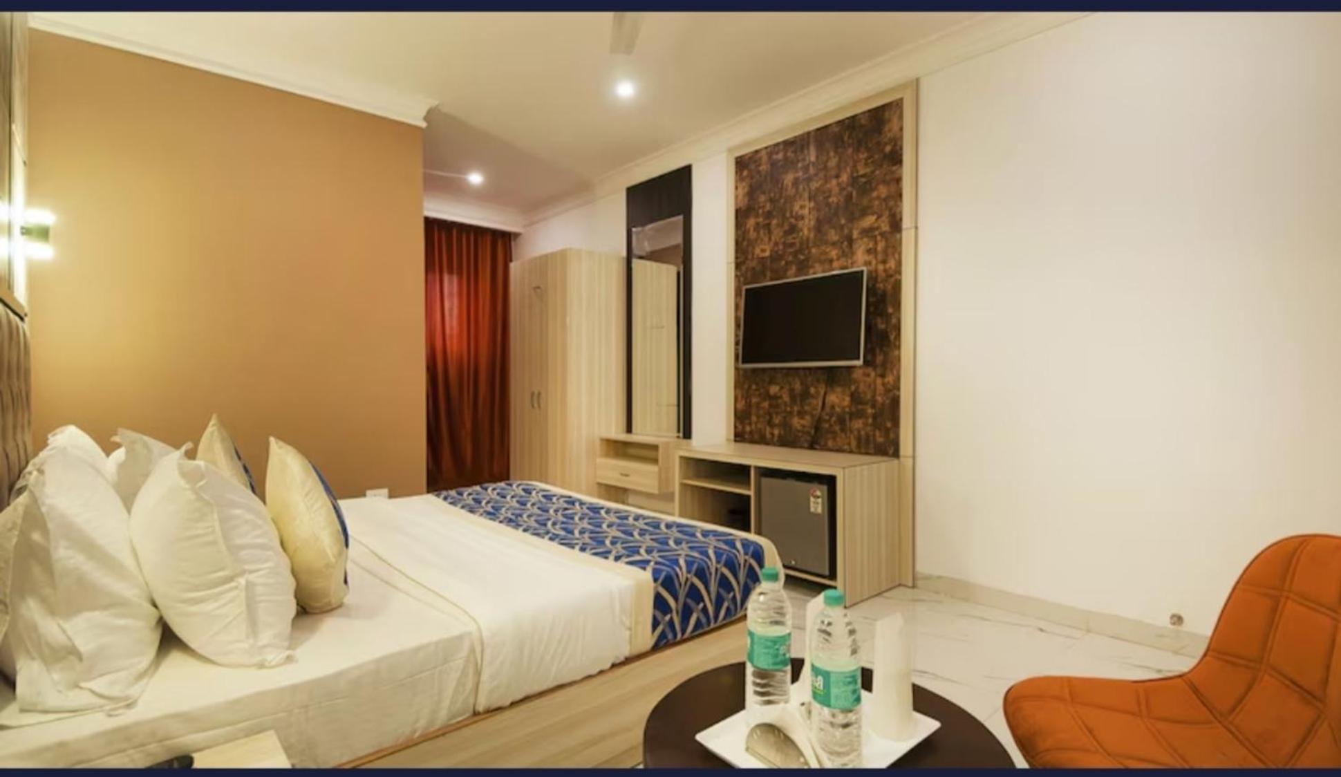 Hotel Almora Inn - Near By Delhi International Airport - With Free Airport Pickup And Drop Nova Deli Exterior foto
