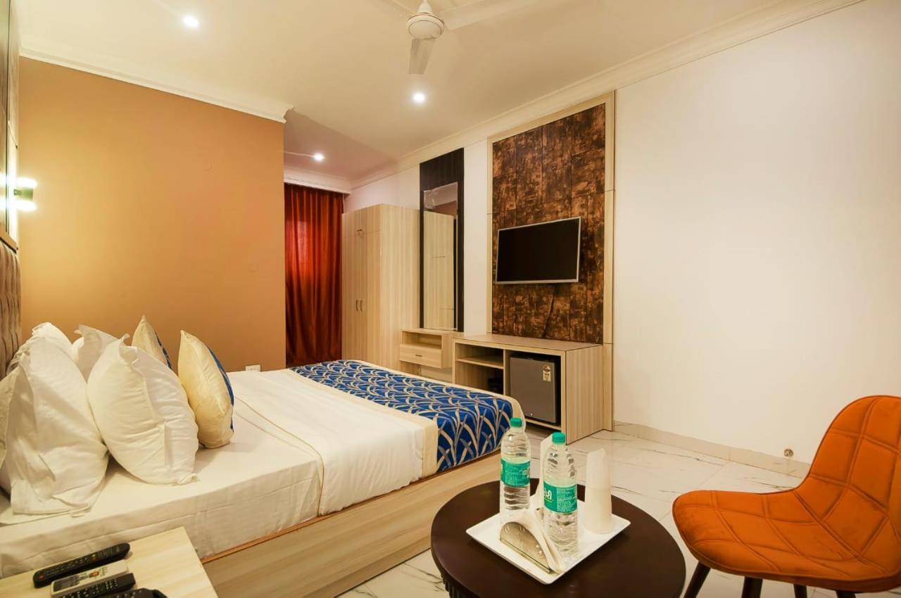 Hotel Almora Inn - Near By Delhi International Airport - With Free Airport Pickup And Drop Nova Deli Exterior foto