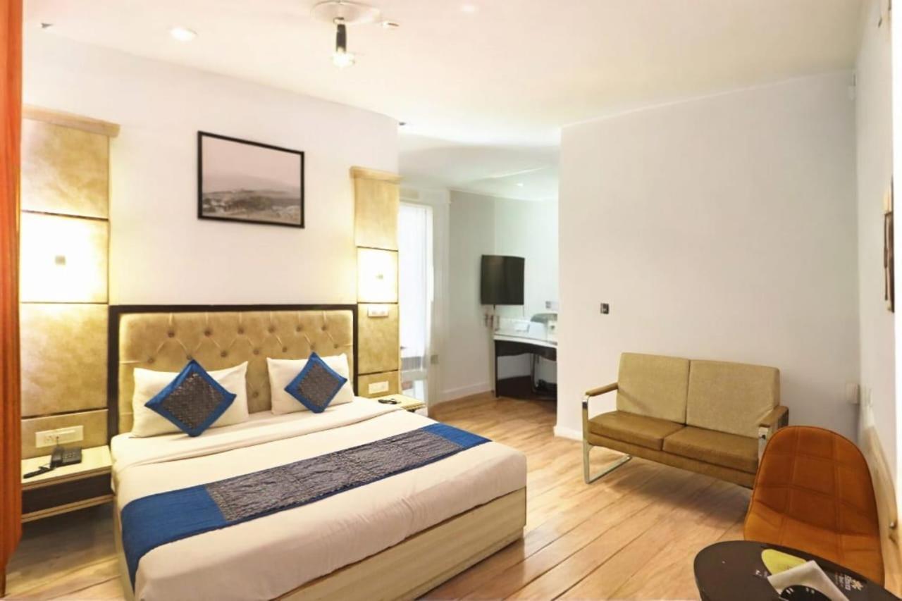 Hotel Almora Inn - Near By Delhi International Airport - With Free Airport Pickup And Drop Nova Deli Exterior foto