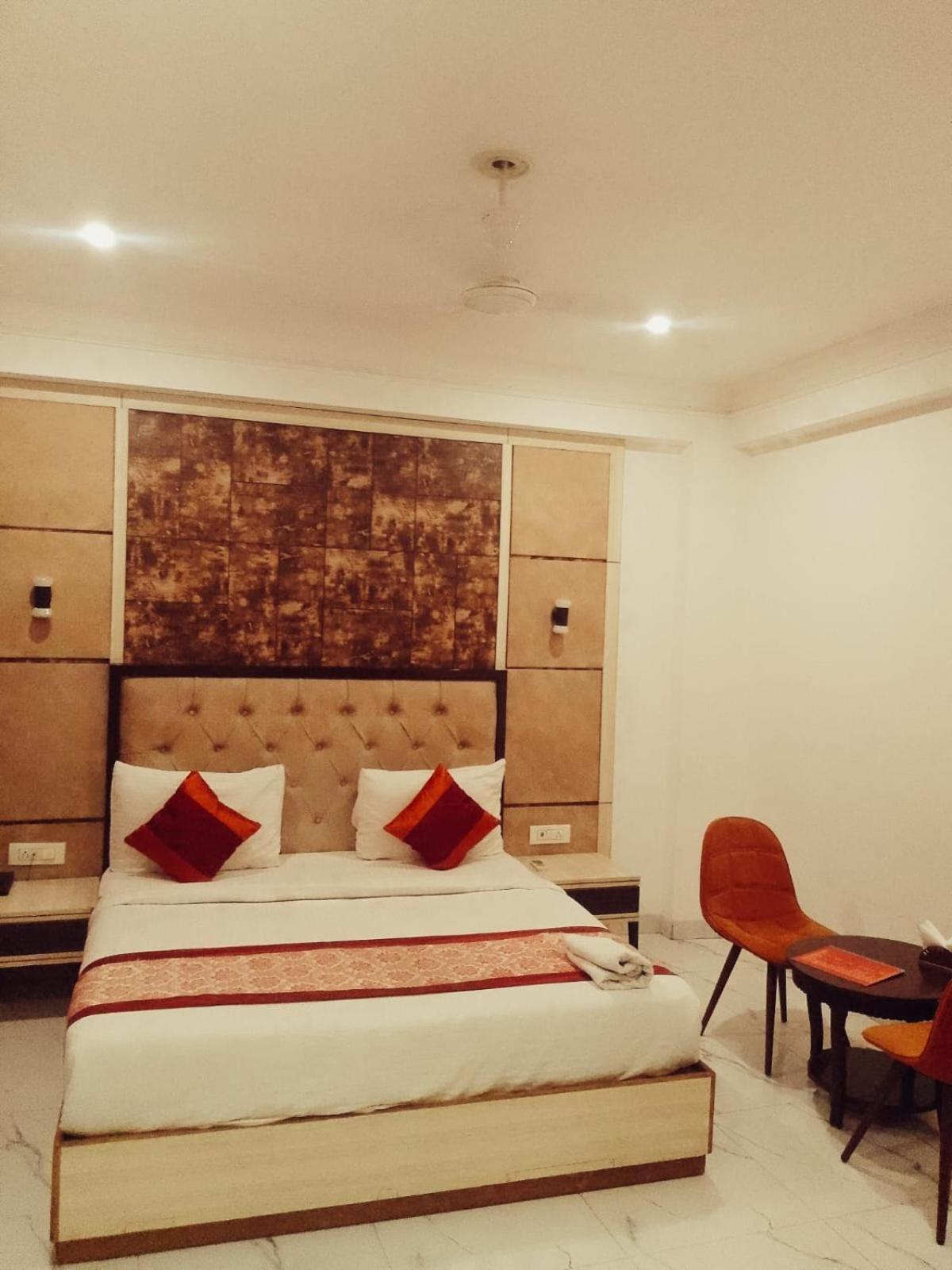 Hotel Almora Inn - Near By Delhi International Airport - With Free Airport Pickup And Drop Nova Deli Exterior foto