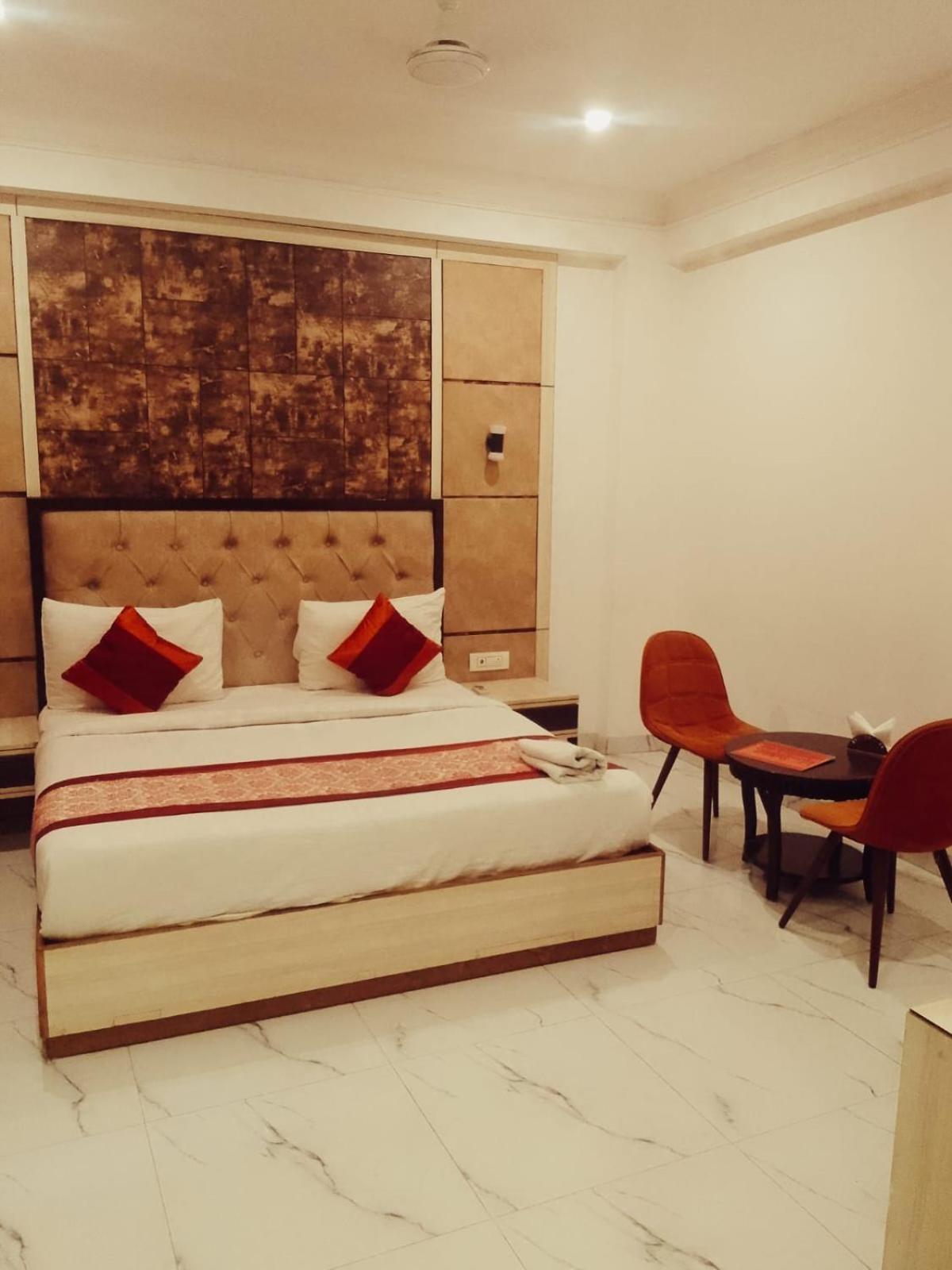Hotel Almora Inn - Near By Delhi International Airport - With Free Airport Pickup And Drop Nova Deli Exterior foto